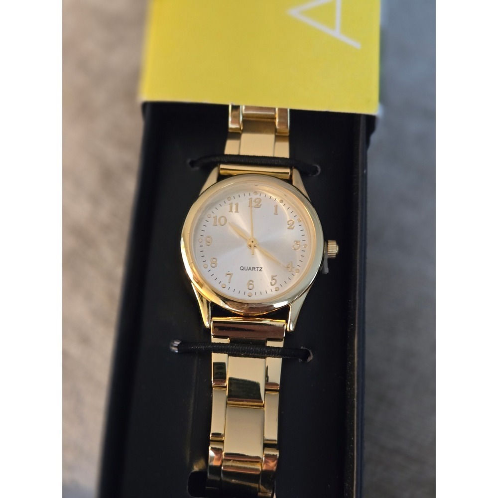 Avon Linked Band Watch 2018 New In Box With Papers Goldtone Rare